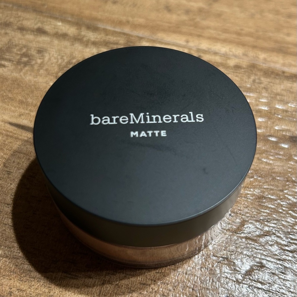 bareMinerals Loose Matte Mineral Powder Foundation SPF 15- Light Beige 09